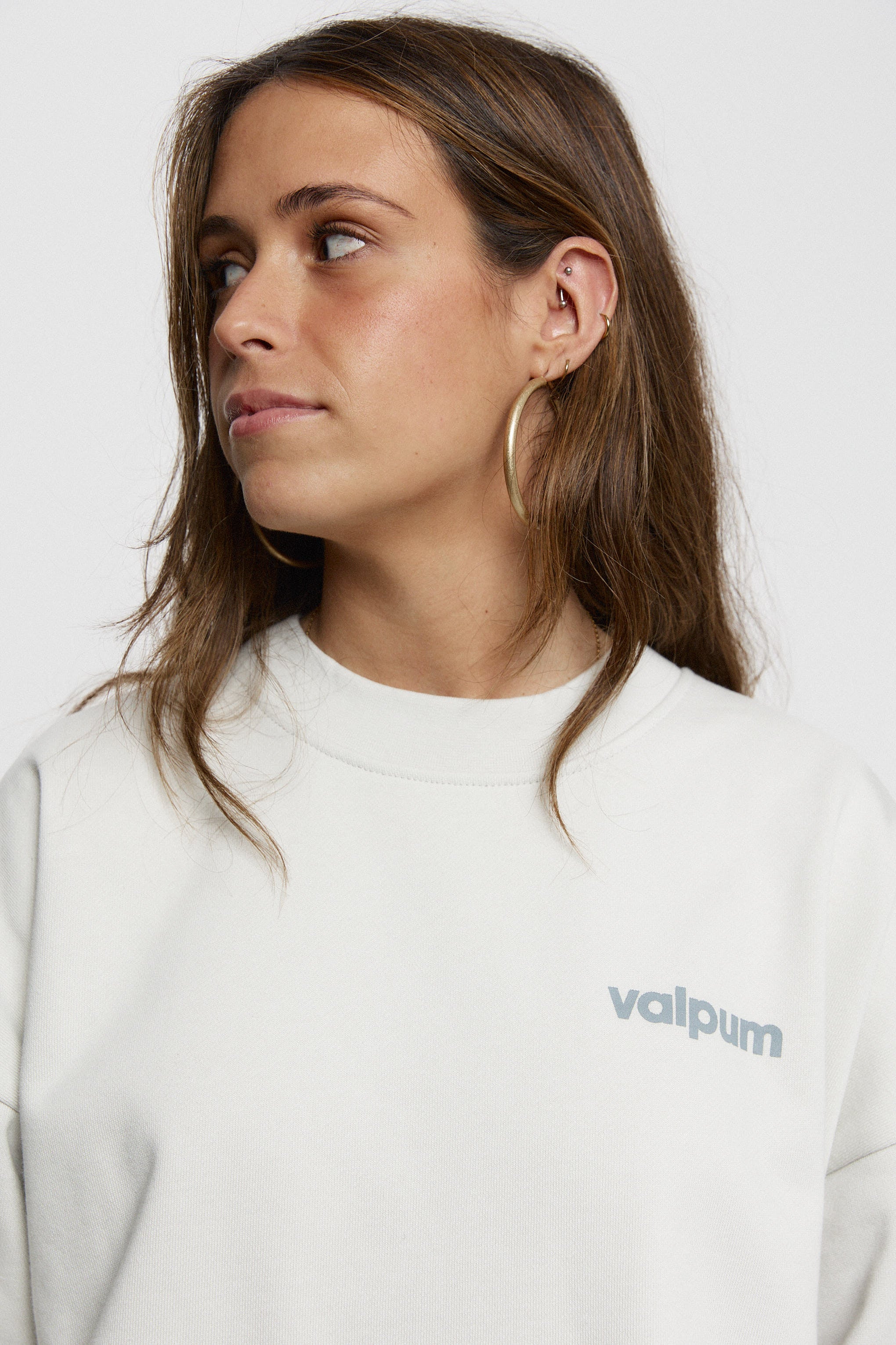 CLASSIC CREAM CREWNECK