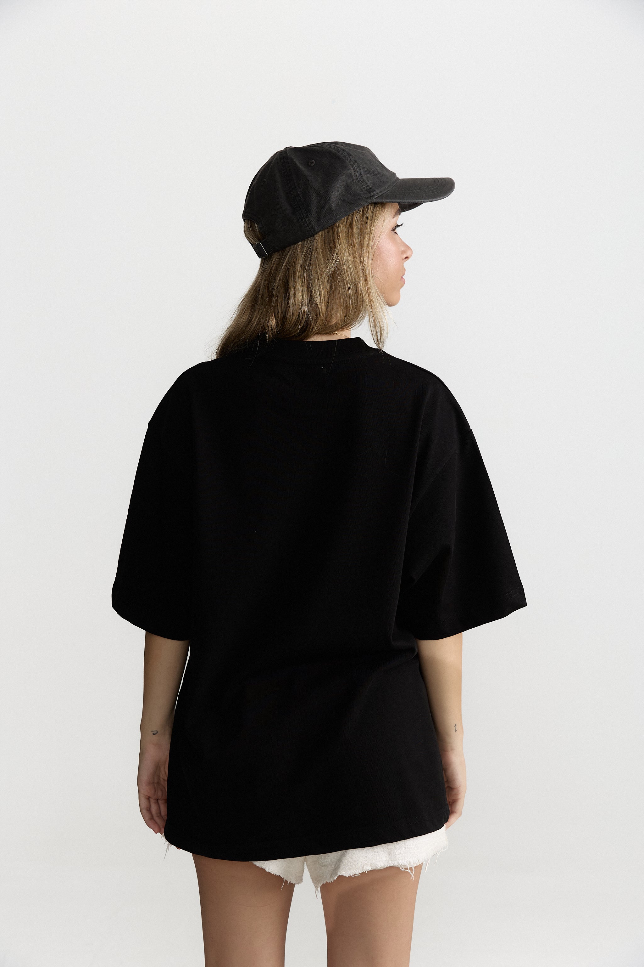 CLASSIC BLACK T-SHIRT