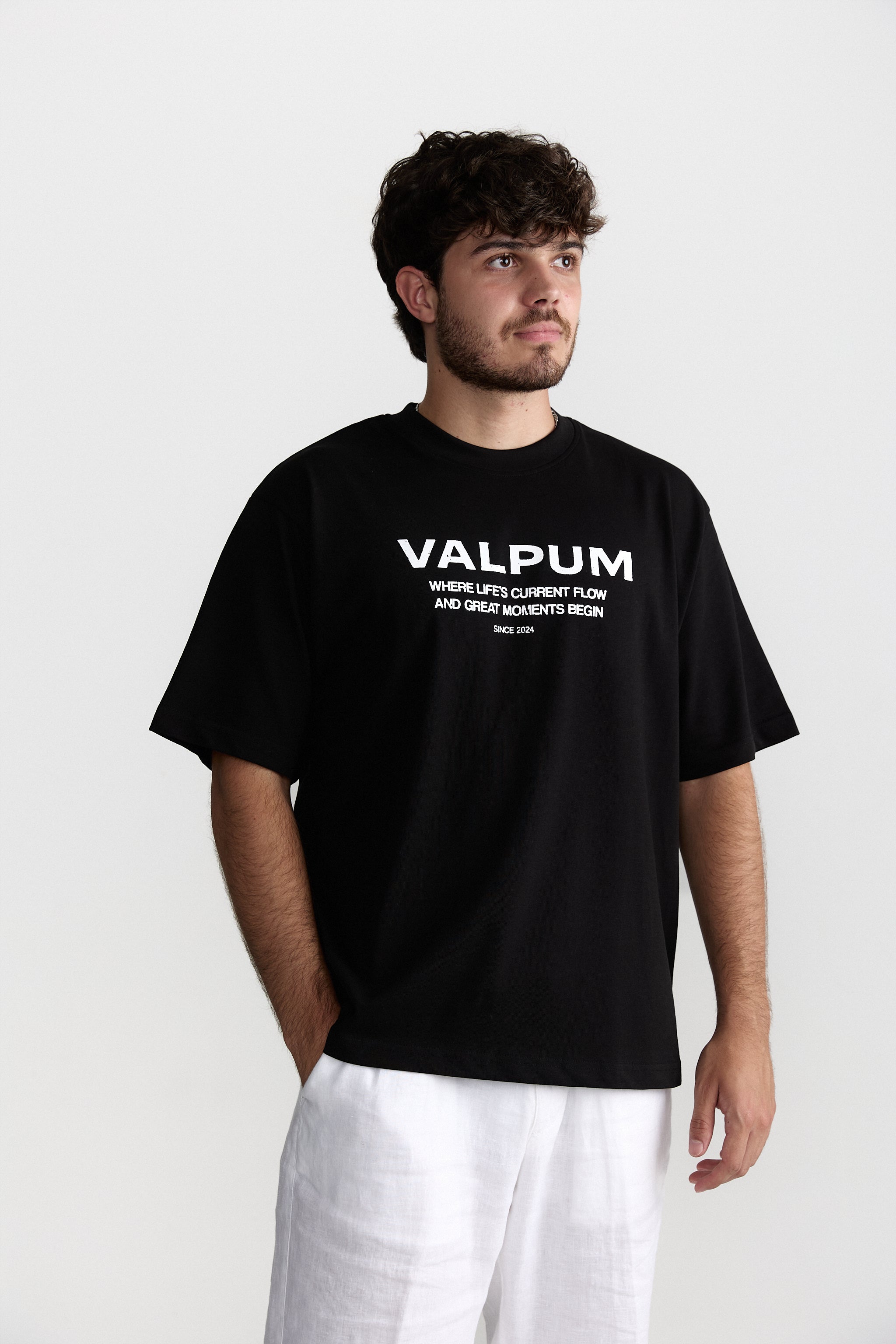 CLASSIC BLACK T-SHIRT