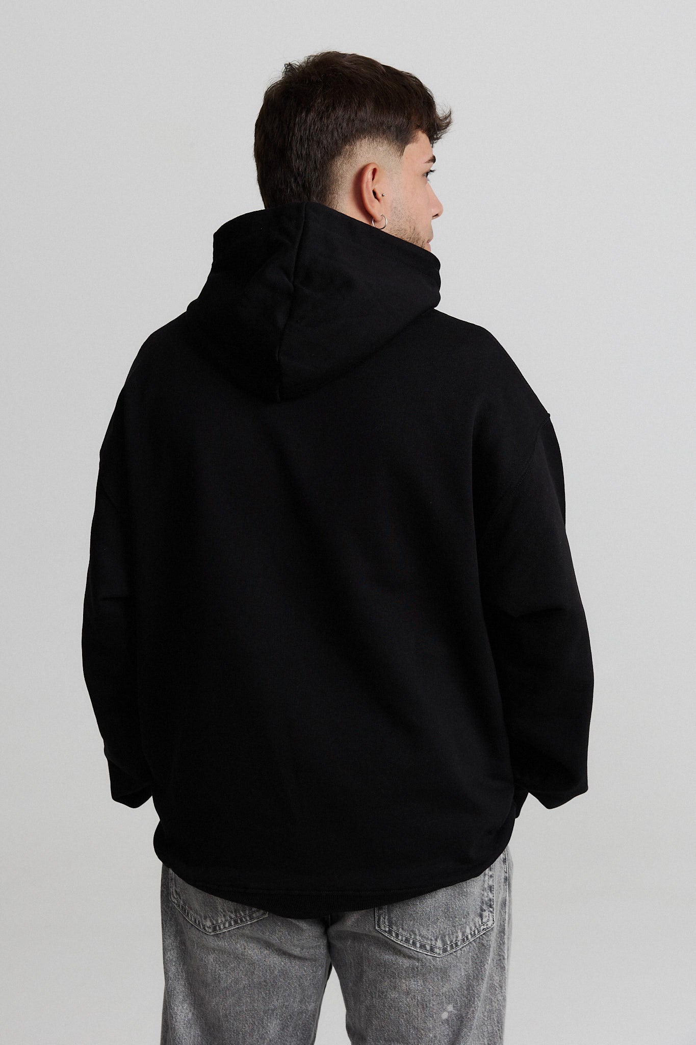 CLASSIC BLACK HOODIE