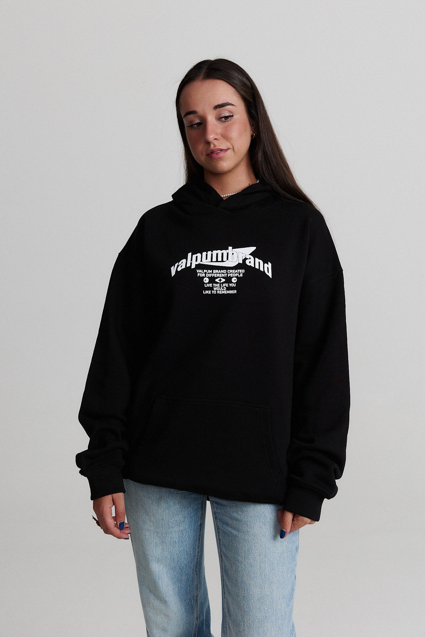 CLASSIC BLACK HOODIE